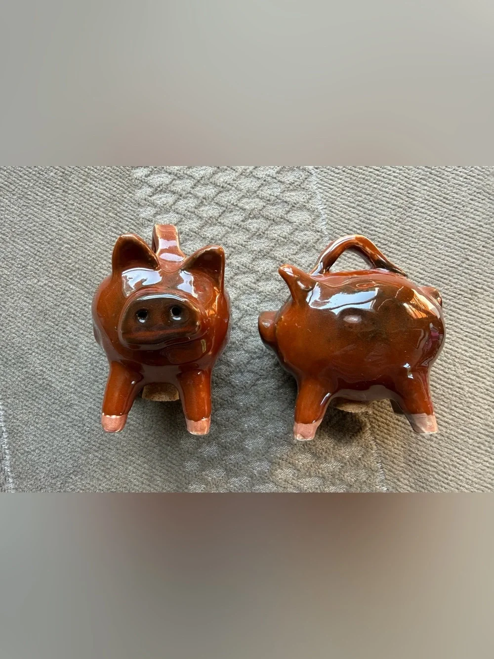Williams Sonoma Brown Glazed pottery Ceramic Pig Salt & Pepper Shakers w/ corks